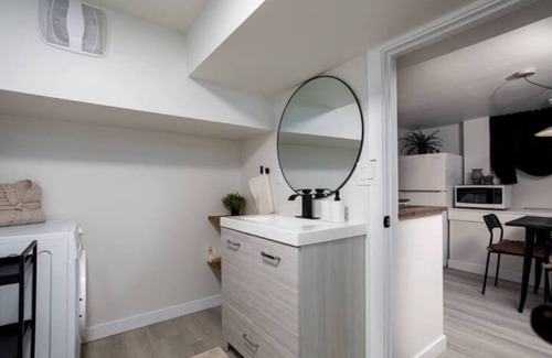 Old Strathcona House | Fresh University & River Valley - 2 Bedroom
