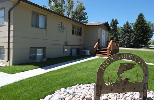 Cascade Apartment | Freshly Remodeled 2 Bedroom, Full Kitchen, living Room Suite, in Cascade unit #1