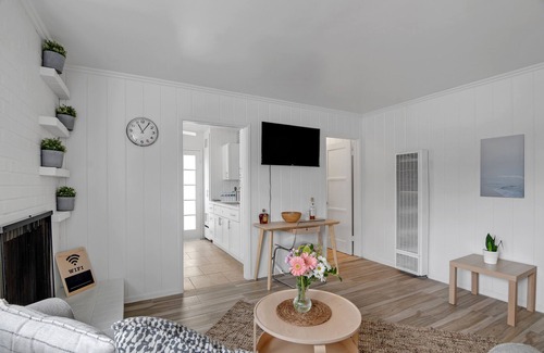 Peninsula House | Freshly remodeled beach getaway, steps to the sand