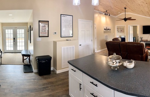 Bean Station House | Freshly remodeled Retreat close to hiking, boating, and shopping