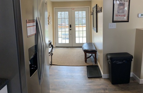 Bean Station House | Freshly remodeled Retreat close to hiking, boating, and shopping