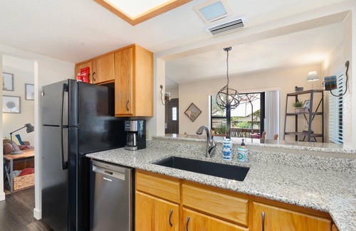 Oak Creek House | Freshly Renovated. 5 Minutes to Bell Rock. Quiet Community: Golf, Pool, Hot Tub