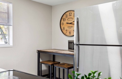 Ballast Point House | Freshly Renovated One Bedroom Apartment