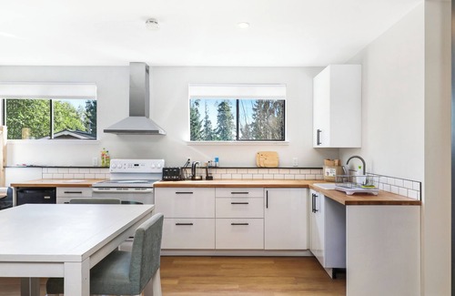 Courtenay Ski Chalet | Freshly renovated private chalet in a semi rural setting and close to the ocean.