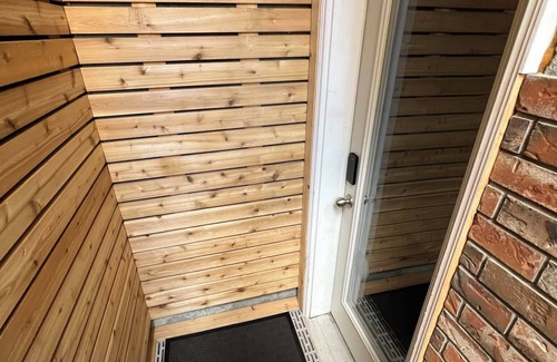East Hill House | Freshly Renovated Two Bedroom Basement Suite in Quiet Neighborhood