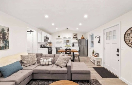 Coeur d'Alene House | Freshly Updated Hideaway in CDA’s Best Spot