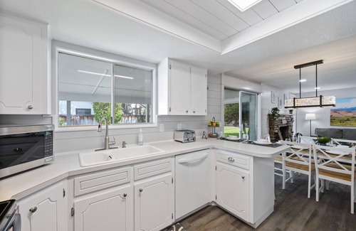 West Valley House | ☆Freshly Updated Home Fast WIFI Smart TV 2 Parks☆