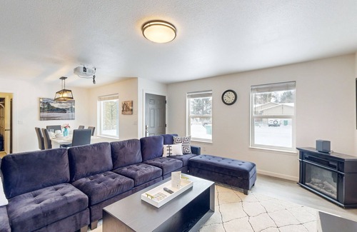Post Falls House | Freshly updated home with pool table, sauna, & enclosed yard - prime location