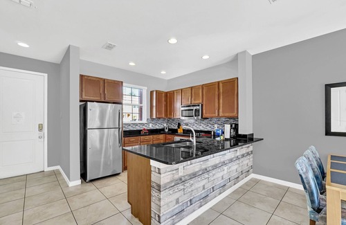 Kissimmee House | Freshly Updated/Poolside Villa/3 miles to Disney