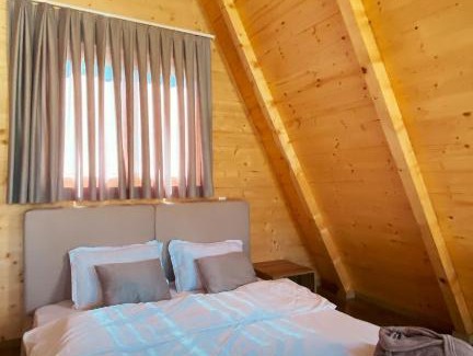 Pleshinë Bed & Breakfast | Freskia Resort