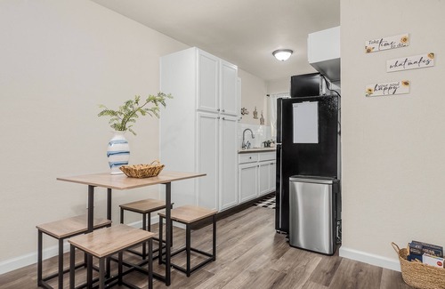 Raisin Apartment | Fresno Apartment, Laundry Access, Next to Gazebo Gardens!
