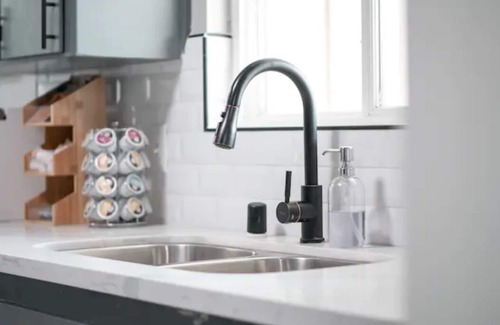 Raisin House | Fresno House | Pool | Fire Pit | Garage | 3/2:Wow!