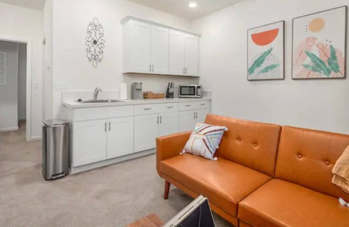Roosevelt Apartment | Fresno Suite | Kitchenette | 1/1: Long Term Stay!