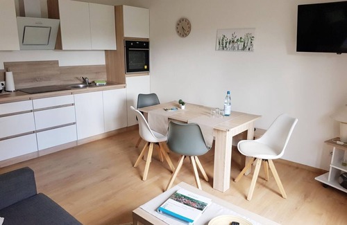 Hilders Apartment | Freundliche Ferienwohnung mit Freisitz - Ferienhaus Geier