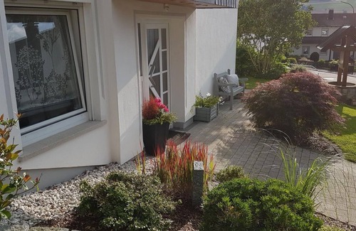 Hilders Apartment | Freundliche Ferienwohnung mit Freisitz - Ferienhaus Geier