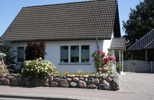 Eggebek House | Frey: Holiday home on two floors with terrace - Ferienhaus Frey