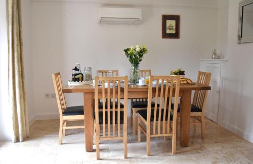 Wymondham House | Friarscroft Lodge Holiday Home