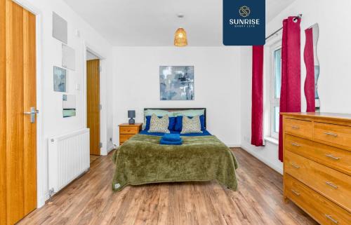Glenisla Villa | Friary Townhouse - INVOICE and REDUCED PRICE only via SUNRISE SHORT LETS DUNDEE, 5 Double Bedrooms, 4 Bathrooms, GYM, GAMES, GARDEN, Fully Equipped, Free Parking, Central Location, Contractors and Trades People Favourite