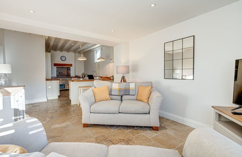 Wheatley House | Friday Cottage | Oxford Holiday Let | 3 Beds & Sleeps 5