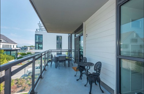 Innisfil Condo | Friday Harbor - Ontario Luxury resort open all year round
