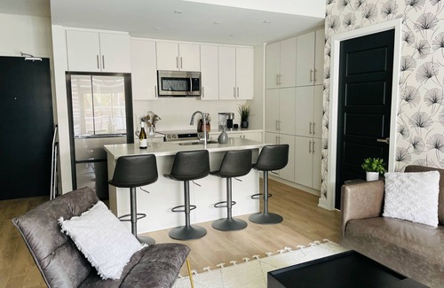 Innisfil Condo | Friday Harbour Modern 2BR condo with access to outdoor pool