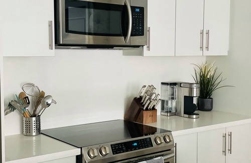 Innisfil Condo | Friday Harbour Modern 2BR condo with access to outdoor pool