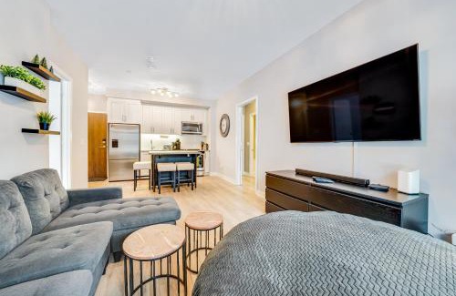 Innisfil Apartment | Friday Harbour - Unit D129