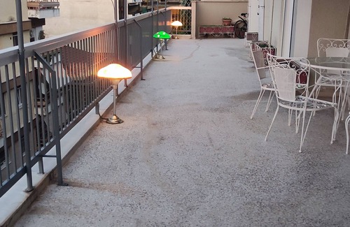 Larissa Apartment | Friendly central apartment! Best choice for trips or business purposes!