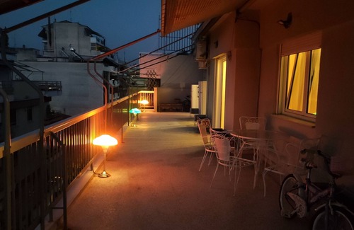 Larissa Apartment | Friendly central apartment! Best choice for trips or business purposes!