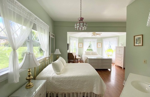 Harrisonburg Bed & Breakfast | Friendly City Inn Bed & Breakfast
