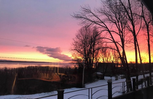 Sainte-Croix Ski Chalet | Friendly cottage, view and access to the river