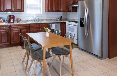 Salem Apartment | Friendly family with. Sweet home