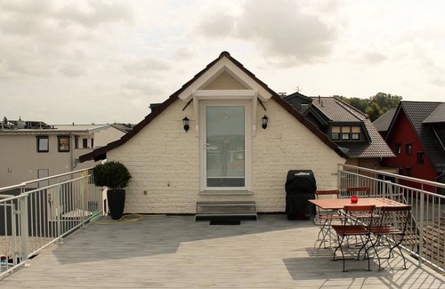 Dersdorf Condo | Friendly Home - "Helles Dachstudio" - Cologne - Fair - Bonn - Phantasialand