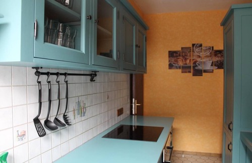 Dersdorf House | Friendly Home - "Klinkerhof" - Fitter's room with shared bathroom