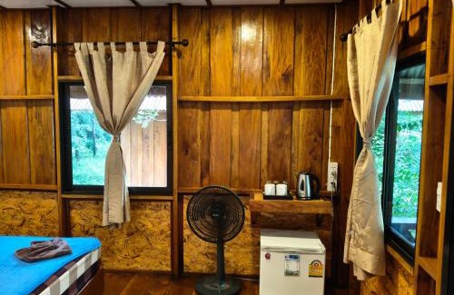 Nuea Khlong Resort | Friendly Koh Jum