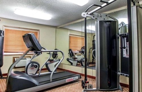 Quad Cities House | Friendly service coupled with value accommodations in Davenport !