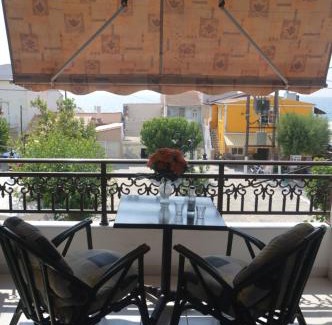 Ireon Apartment | Friendly Studios