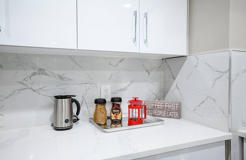 Symons Valley House | FriendlynnLegal Secondary Suite Basement (2Bedroom 1Bathroom Kitchen & Laundry)