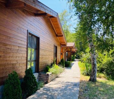 Dalgopo House | Friends Bungalows