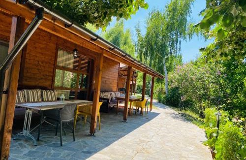 Dalgopo House | Friends Bungalows