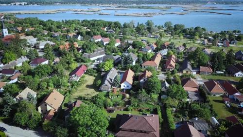 Velence Apartment | Friends & Family Apartmanok Velence