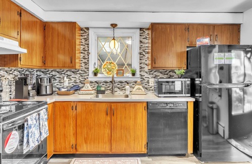 Bristol House | Friends & Family Retreat in Charming 4-bedroom House
