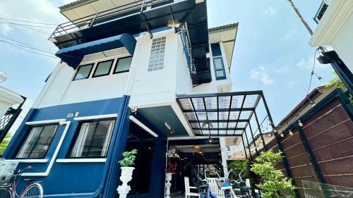 Sanam Pao House | FRIENDS@SaiLom