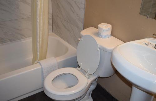 Deepwater Hotel | Friendship Motor Inn Carneys Point - Pennsville