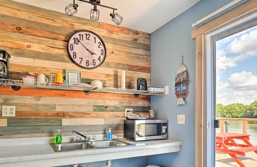 Friendship Apartment | Friendship Retreat w/ Shared Deck & Boat Dock
