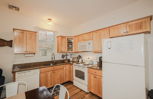 Summer Village Cottage | Friendship Style Cottage at Summer Village newly furnished with Central Air!