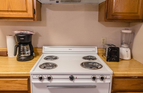 Sabinal Cabin | Frio Country Resort - Within walking distance to the Frio River!