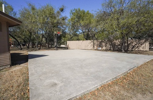 Sabinal Cabin | Frio Country Resort - Within walking distance to the Frio River!