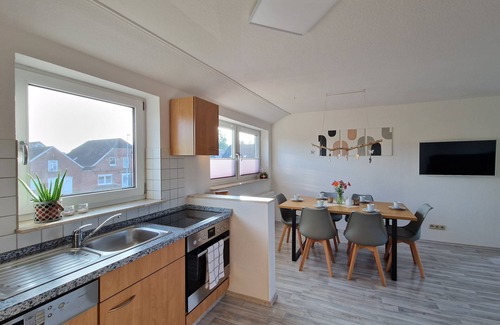 Nordenham Apartment | Frisch Renovierte Ferienwohnung an der Nordsee - 5min. Fahrt zum Strand