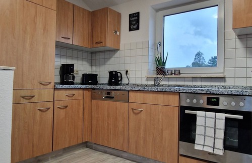 Nordenham Apartment | Frisch Renovierte Ferienwohnung an der Nordsee - 5min. Fahrt zum Strand
